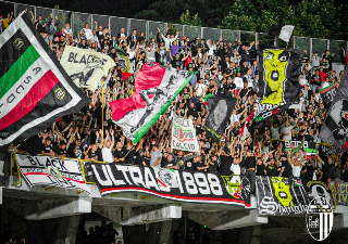 Ascoli-Sudtirol, la curva: "Tutti allo stadio, ora facciamo quadrato"
